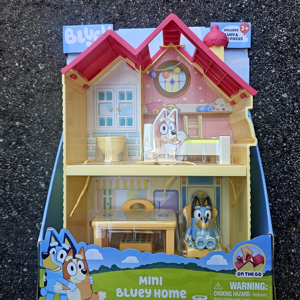 Bluey Mini Home Playset - Red and Yellow
